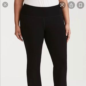 Lot of 2 pairs of torrid active knit waist pants